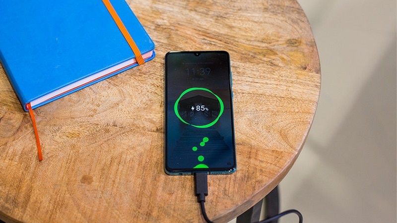 قابلیت Fast Charge چیست؟ نحوه کار فست شارژ یا شارژ سریع