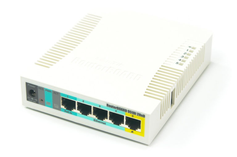 روتر اکسس پوینت 5 پورت میکروتیک Mikrotik RB951UI-2HnD